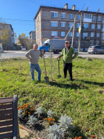 В минувшую пятницу по инициативе городской администрации и при активном участии МБУ «Благоустройство» был организован общегородской субботник.